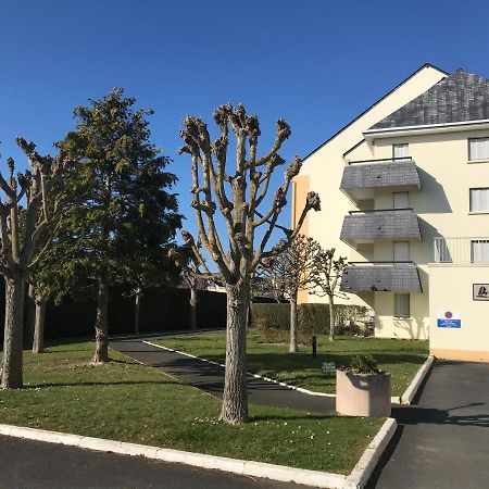 Cabourg - Bel Appartement Lumineux Avec Balcon Dans Residence Privee Exterior photo